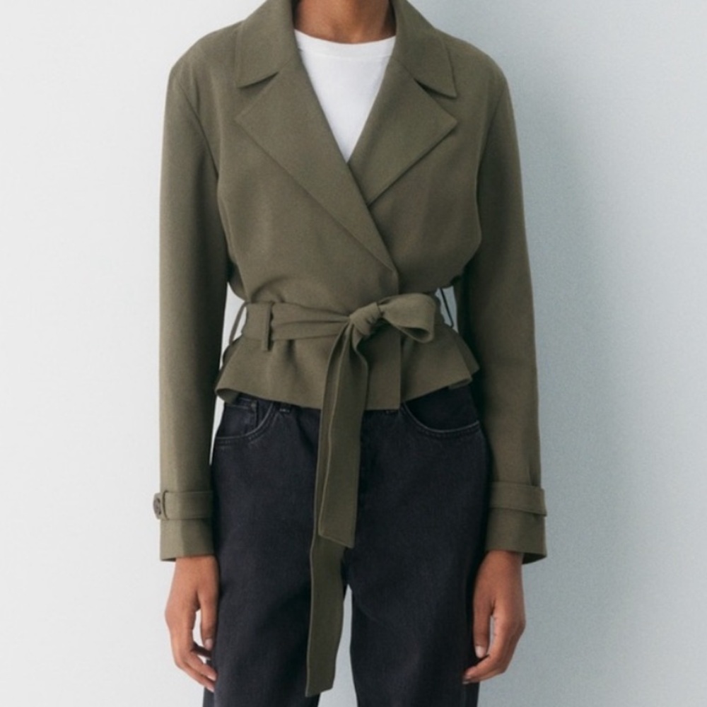NWT Aritzia Babaton Postage Trench Coat in Dark Olive SIZE Medium